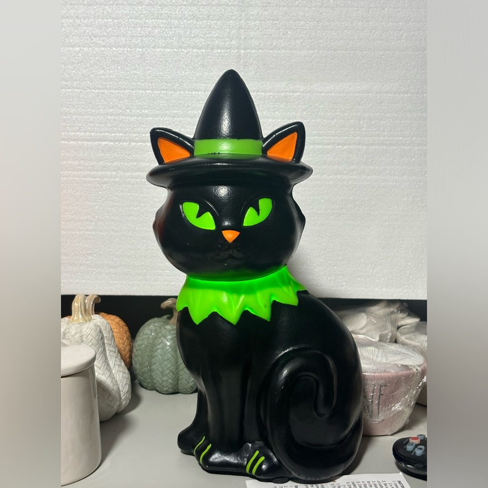 Halloween Blowmold Light up Cat - Picture 2 of 13